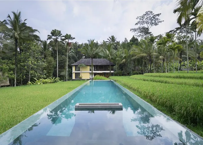 Villa Uma Giri By Genuinehost